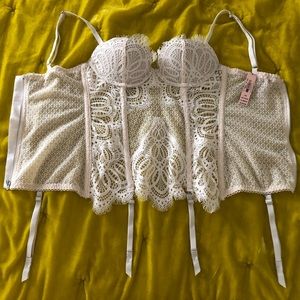 VS garter corset